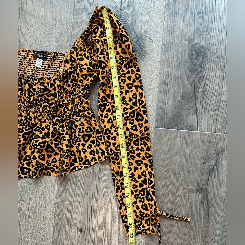 Urban Outfitters heart Leopard-Print Square Neck Long Sleeve Top - XS - Picture 7 of 9